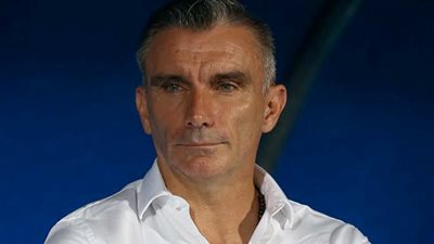 كارتيرون يطالب الزمالك بتجديد عقد هذا اللاعب في أسرع وقت