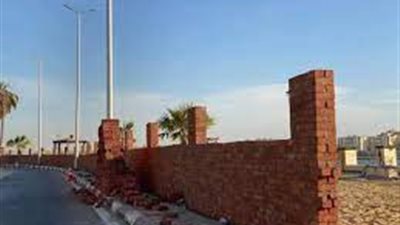 محافظ سوهاج يعلق على إنشاء سور يحجب رؤية النيل