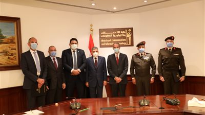 عاجل.. المصرية للاتصالات: إنشاء مسار جديد لكابلات الالياف الضوئية عبر قناة السويس