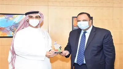 وفد مصري يبحث مع 