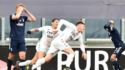 الشتائم تتعالى في غرف ملابس يوفنتوس بعد صدمة بينفينتو 