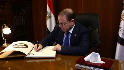 عاجل..  النائب العام يأمر بحزمة إجراءات في حادث تصادم قطاري سوهاج