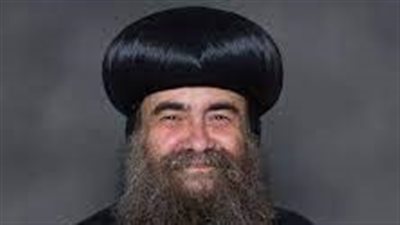 أسقف أسيوط يزور مصابي حادث القطار بمستشفى الإيمان 