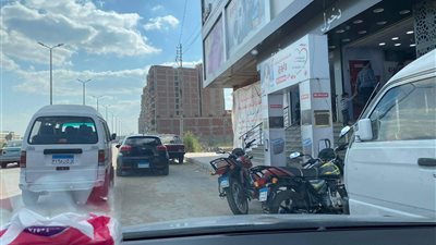 استجابة لموقع الفجر .. إزالة التعديات على حرم الطريق ببنها (صور)