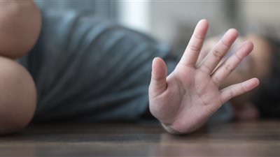 طبيب أمراض نساء يكشف مفاجأة عن ختان الإناث