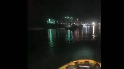 الحمد لله يا شباب.. فيديو يرصد لحظة تحرك السفينة الجانحة