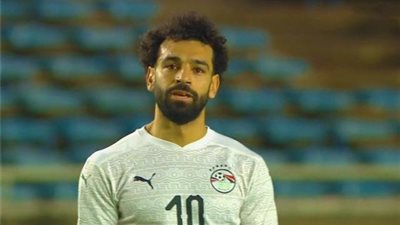 محمد صلاح يفاجئ نجم منتخب مصر بهدية ثمينة 