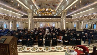 اسقف العاشر من رمضان يجتمع مع اباء الايبارشية 