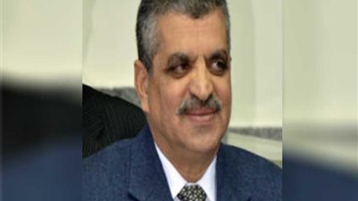 رئيس هيئة قناة السويس يكشف عن دور القاطرة الهولندية في تعويم السفينة الجانحة 