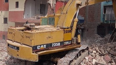 رئيس حي البساتين يتابع أعمال إزالات منطقة بير أم سلطان