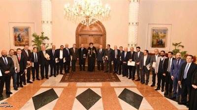 البابا تواضروس يستقبل مجموعة من رجال الاعمال الذين شاركوا فى فعاليات الكنيسة الكبرى