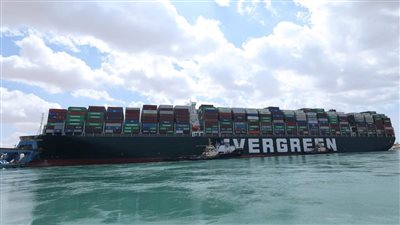 هل تؤثر أزمة السفينة العالقة على تصنيف مصر الائتماني؟.. خبير يجيب