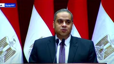 رئيس هيئة الدواء يكشف مفاجاة عن أول جهاز تنفس صناعي مصري