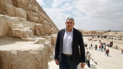 رئيس منظمة السياحة العالمية يزور منطقة أهرامات الجيزة
