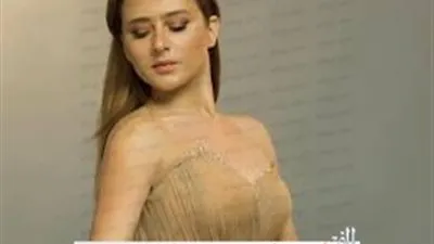 نيللي كريم تتألق بالزي الفرعوني في موكب نقل المومياوات الملكية