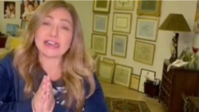 ليلى علوي تشيد بحفل موكب نقل المومياوات الملكية.. وتوجه رسالة إلى الرئيس السيسي