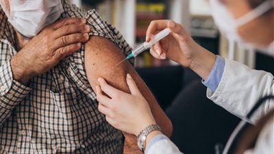 أسباب مضاعفة الصحة لأعداد مراكز تلقي لقاح كورونا