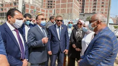 محافظ الإسكندرية يتابع تنفيذ رفع كفاءة طريق مصطفى كامل بالمنتزه (صور)