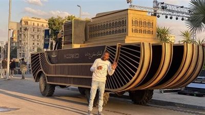 منفذ ديكور موكب نقل المومياوات الملكية يكشف لأول مرة تفاصيل مشاركته