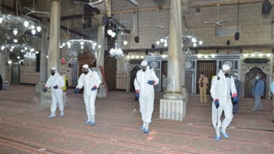بالتعقيم وتطبيق الإجراءات الاحترازية.. كيف استعدت بيوت الله لاستقبال شهر رمضان؟