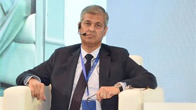 رئيس القابضة للتشييد يشيد بـ