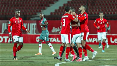 عروض الاحتراف تنهال على نجم الأهلي 