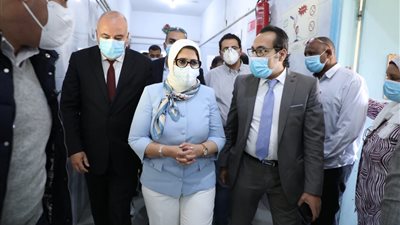 وزيرة الصحة تتفقد مستشفى صدر قنا.. وتوجه بسرعة إنهاء أعمال التطوير 