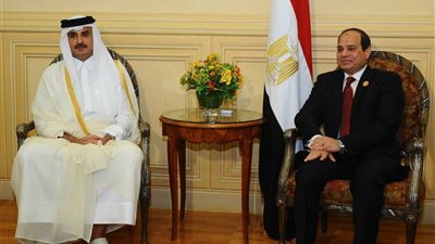 عكاشة يكشف رسائل مهمة من تهنئة أمير قطر للرئيس السيسي