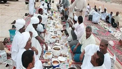 ما حكم الإفطار قبل الانتهاء من أذان المغرب؟.. علي جمعة يوضح!