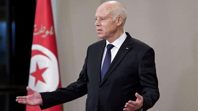 نشأت الديهي: الرئيس التونسي يوجه ضربات ولكمات متتالية للإخوان