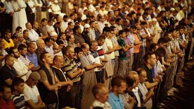 ننشر قرار الحكومة حول ضوابط صلاة التراويح في رمضان 2021 وحظر الموائد