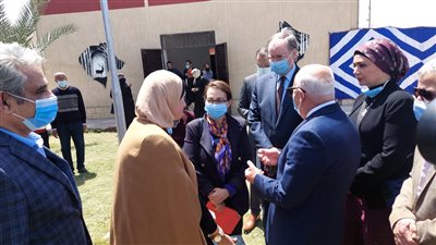 سفير الاتحاد الأوروبي يزور مركز شباب القابوطي (صور) 