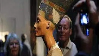 خبير يطالب بتدشين حملة دولية للتوعية بالآثار المصرية ومحاربة بيعها