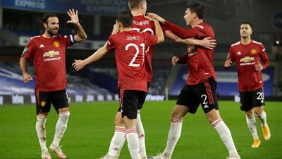 الشكوك تحوم حول مشاركة نجم مانشستر يونايتد ضد غرناطة