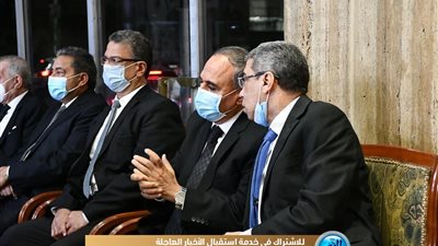 بحضور كبار الكُتاب.. مشاركة واسعة في عزاء الكاتب الراحل مكرم محمد