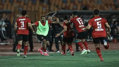 رسميا.. الأهلي يفقد نجم الفريق أمام سموحة بسبب الإيقاف