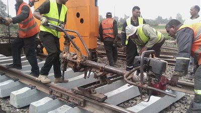 وزير النقل يتابع اعمال إحلال وتجديد قضبان حادث قطار طوخ ويشدد على سرعة ودقة التنفيذ