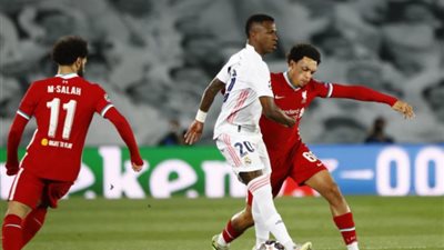 قناة مفتوحة تنقل مباراة ليفربول ضد ليدز يونايتد في الدوري الانجليزي 