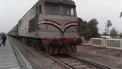 عودة الحركة بعبور أول قطار اتجاه القاهرة بعد رفع آثار حادث طوخ