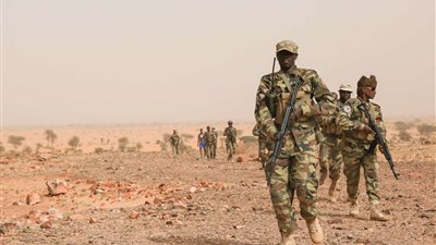 عاجل.. الجيش التشادي يعلن تشكيل مجلس عسكري بعد مقتل الرئيس