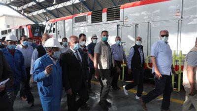 وزير النقل يشدد على عدم خروج القطارات إلا بعد التأكد من حالتها الفنية (صور)