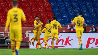 مدرب برشلونة يفتح النار على يويفا بسبب كثرة المباريات