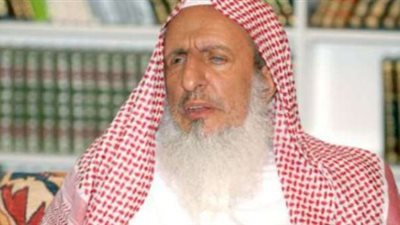 مفتي عام المملكة يؤكد أهمية التقيد بالإجراءات الاحترازية للحد من انتشار كورونا