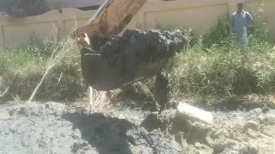 الري: البدء في حفر بئر وفلة الإنتاجي العميق بواحة سيوة  