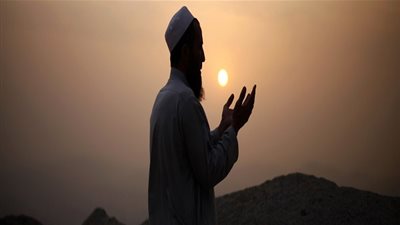 دعاء اليوم السابع عشر من رمضان.. اللهم زينا بزينة الإيمان