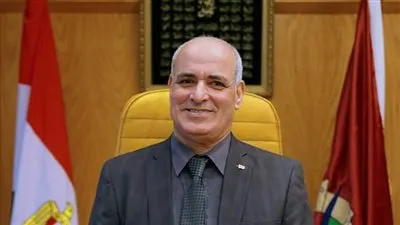 رئيس جامعة الفيوم يهنئ السيسي والشعب المصري بمناسبة عيد العمال