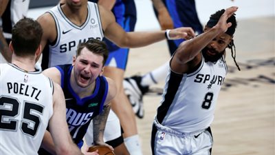 دونتشيتش يقود دالاس لفوز مثير على ليكرز بدوري السلة الأمريكي