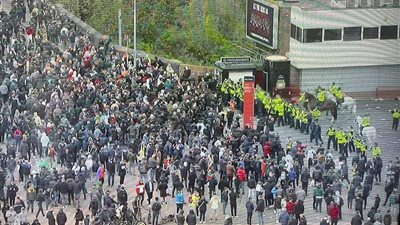 بريطانيا تعلق على واقعة اقتحام ملعب أولد ترافورد