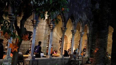كنيسة كاثوليكية في برشلونة تفتح أبوابها أمام المسلمين لتناول الإفطار والصلاة خلال رمضان