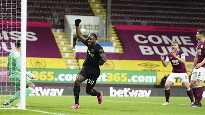 وست هام يونايتد يزعج تشيلسي وليفربول بالدوري الإنجليزي